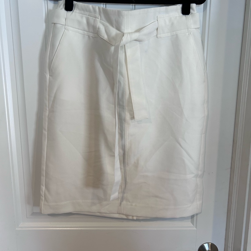 Banana Republic Classic White Skirt